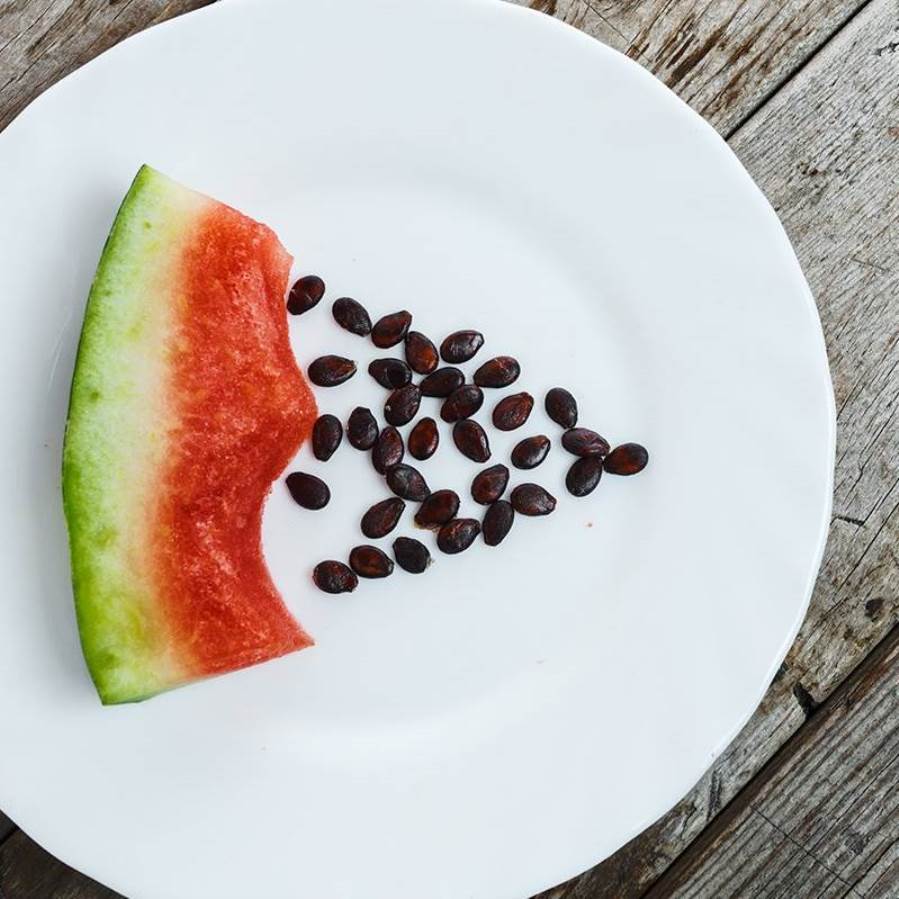 ماذا يحدث لجسمك عند تناول بذر البطيخ؟