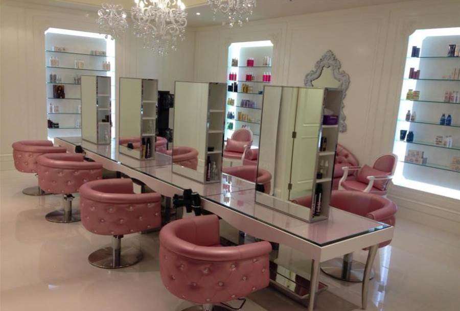 صالون تجميل ينقل كورونا إلى 60 ألف شخص .. إليكِ التفاصيل