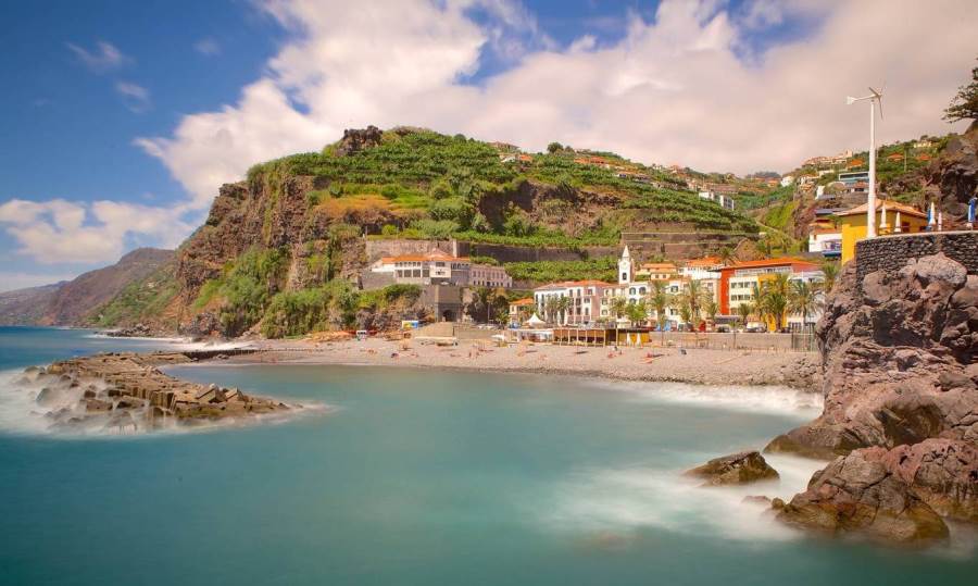 رغم كورونا .. أشهر جزر البرتغال تفتح أبوابها أمام السياحة الدولية
