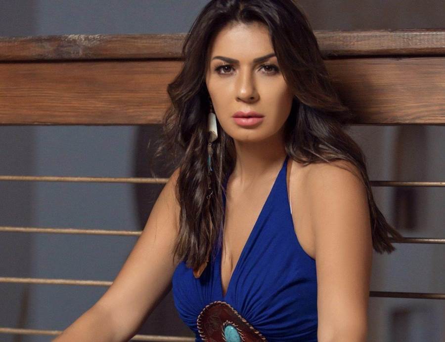 شاهد .. نجلاء بدر تستعرض رشاقتها بهذه الإطلالة