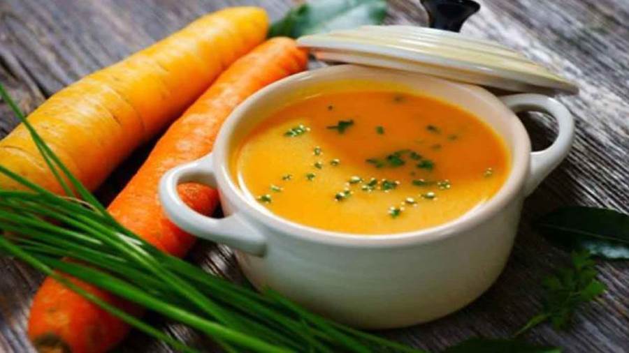 شوربة الطماطم بالجزر