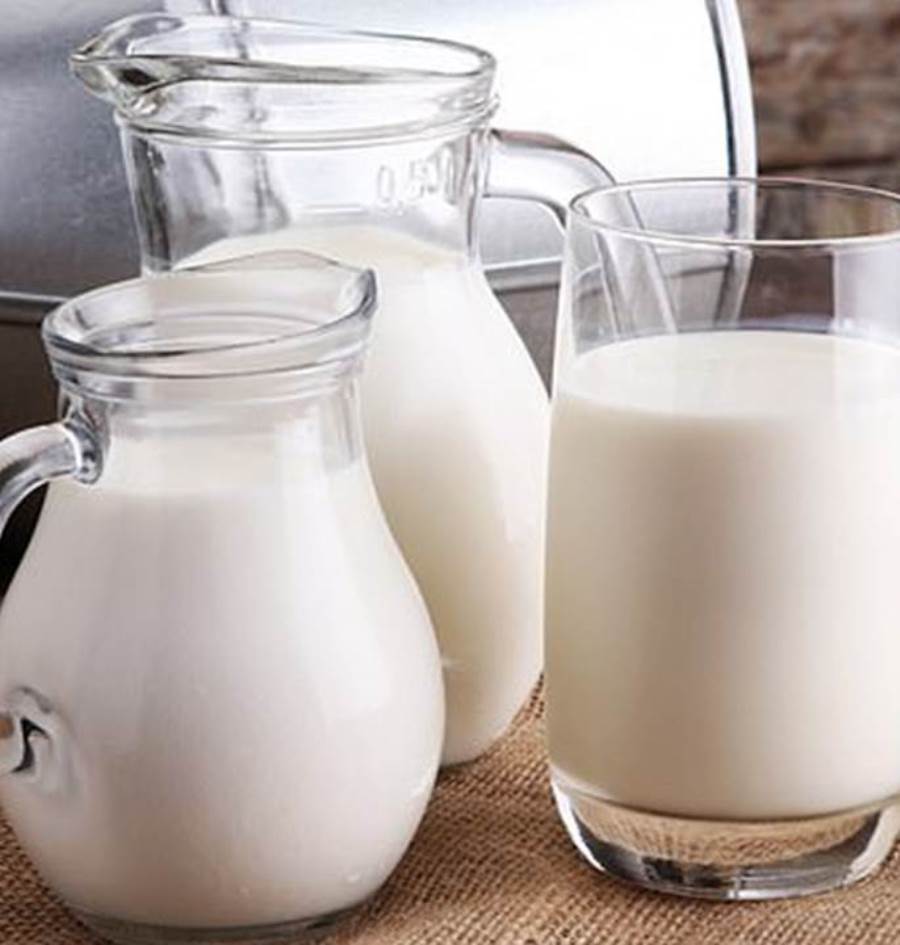لماذا على كبار السن تجنب شرب الحليب ومشتقاته؟