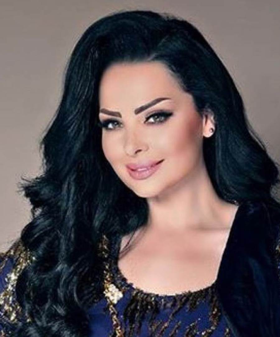 بالصور .. نجمة السوشيال ميديا الأردنية "زين كرزون"شقيقة الفنانة "ديانا كرزون" تعلن خطوبتها..!