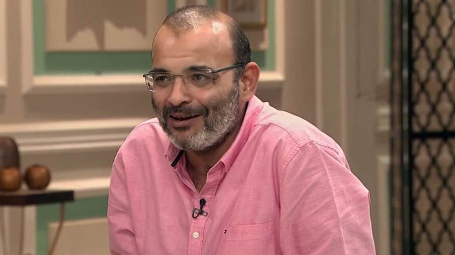أيمن بهجت قمر