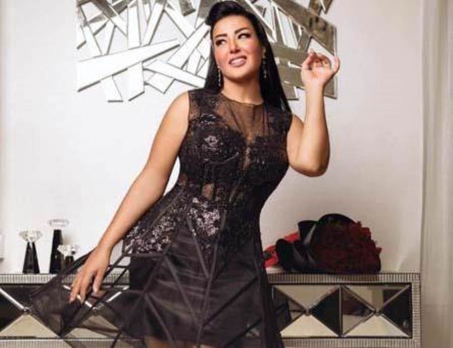 بالفيديو .. سمية الخشاب تحتفل بعيد ميلادها بالرقص على "عدى الكلام"