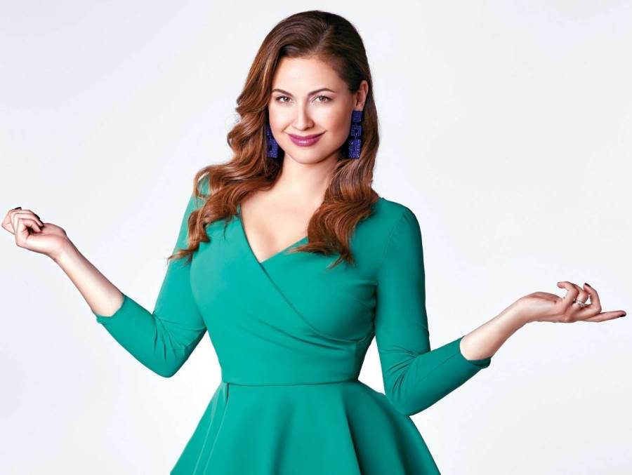 ريا أبي راشد تخطف الأنظار بفستان كت