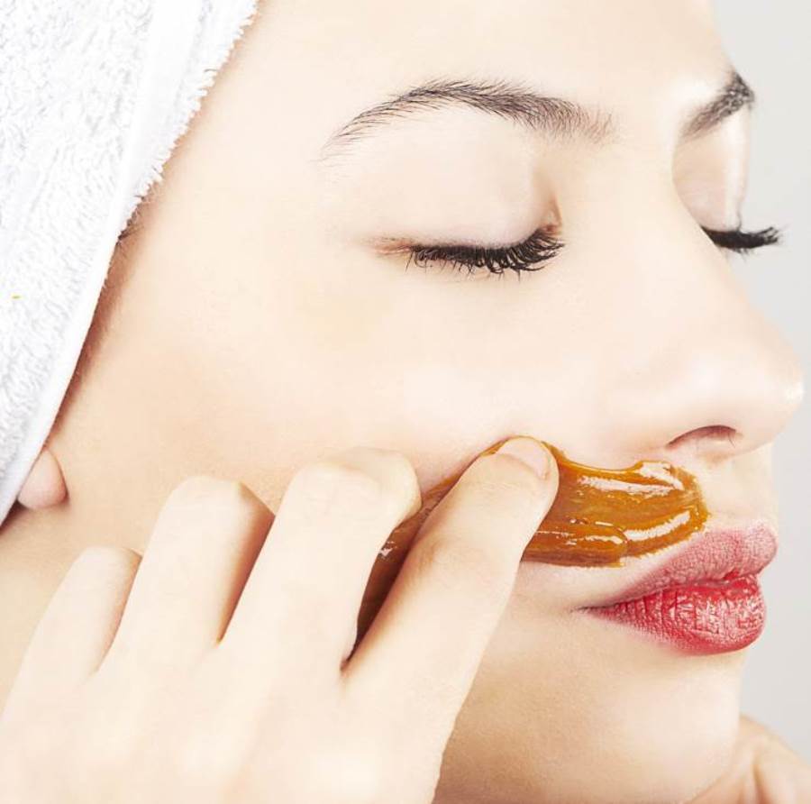 وصفات للتخلص من الشعر الزائد من جذوره .. تعرفي عليها