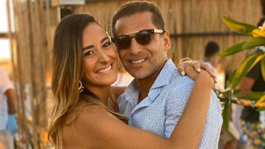 أمينة خليل وخطيبها