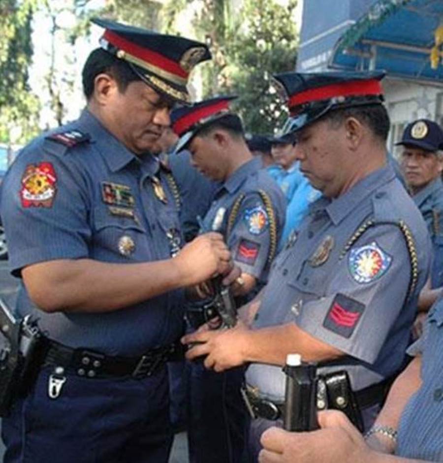 هذا ماتفعله شرطة الفلبين فى غير الملتزمين بالتباعد الاجتماعي؟