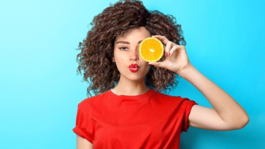 زوي ..عارضة الأزياء الافتراضية