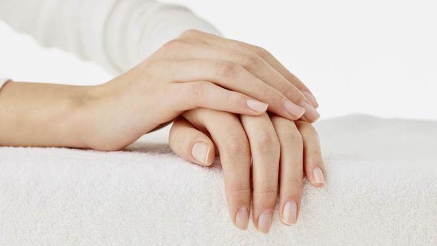 تبييض الأظافر