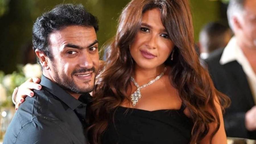 ياسمين عبد العزيز وأحمد العوضي