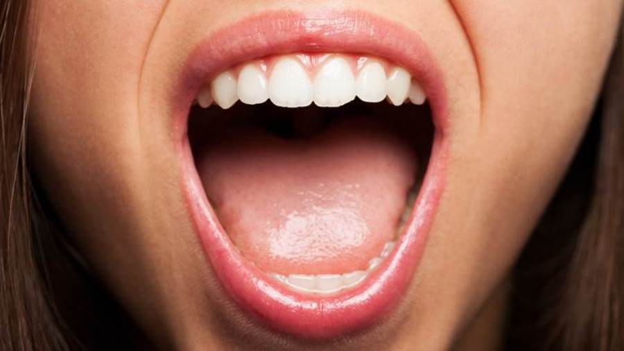 بعض السلوكيات التي قد تمارسها هي التي تجعلك عرضة للإصابة بسرطان اللسان