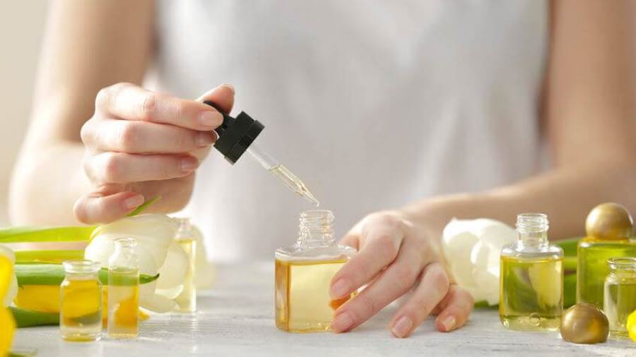 عمل العطور في المنزل