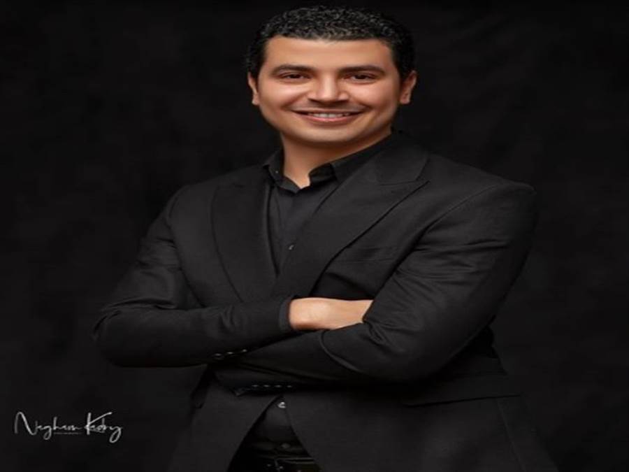 محمد أنور يقوم بدعايه جديده لـ"إسعاف يونس"