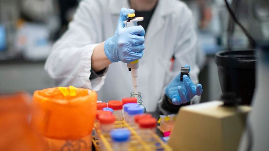 أول إصابة بمرض نقص المناعة