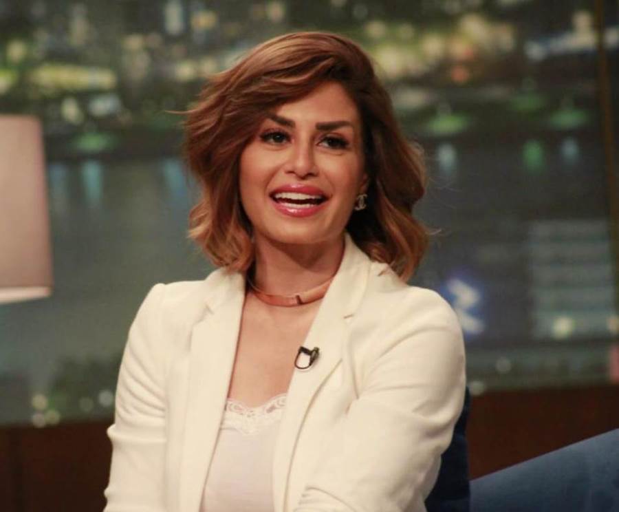 منة فضالى تخطف الانظار بإطلالة تميزت بالبساطة