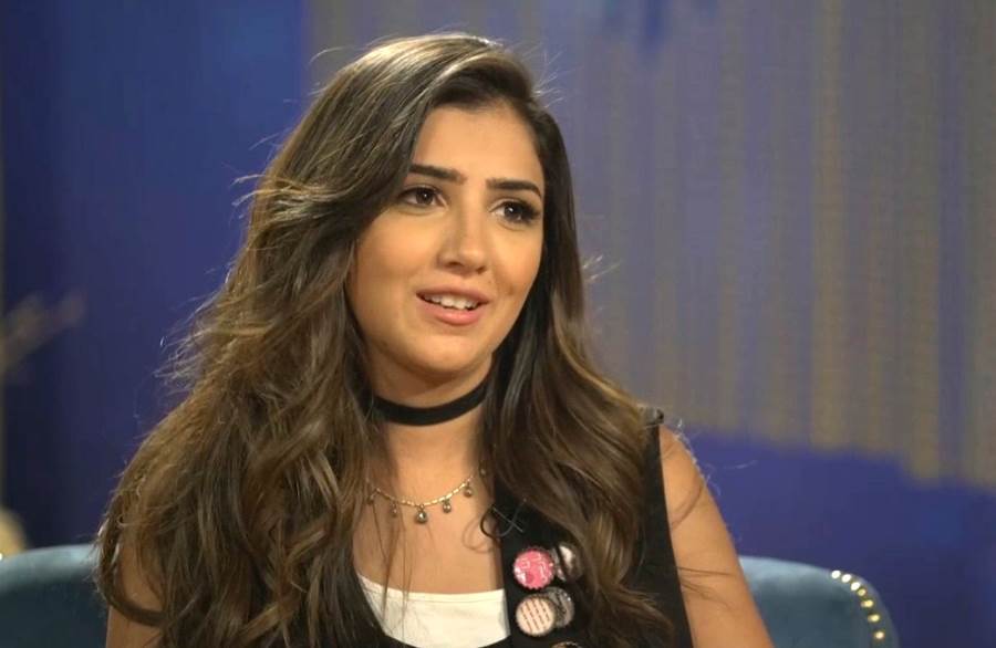 مي عمر بإطلالة تخطف الأنظار بكواليس لؤلؤ