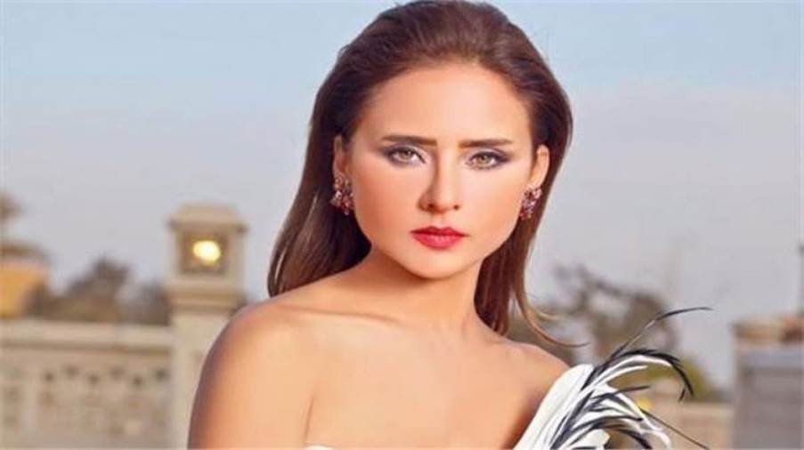 لأول مرة.. نيللي كريم تنفرد بنشر بوستر مسلسلها الرمضاني