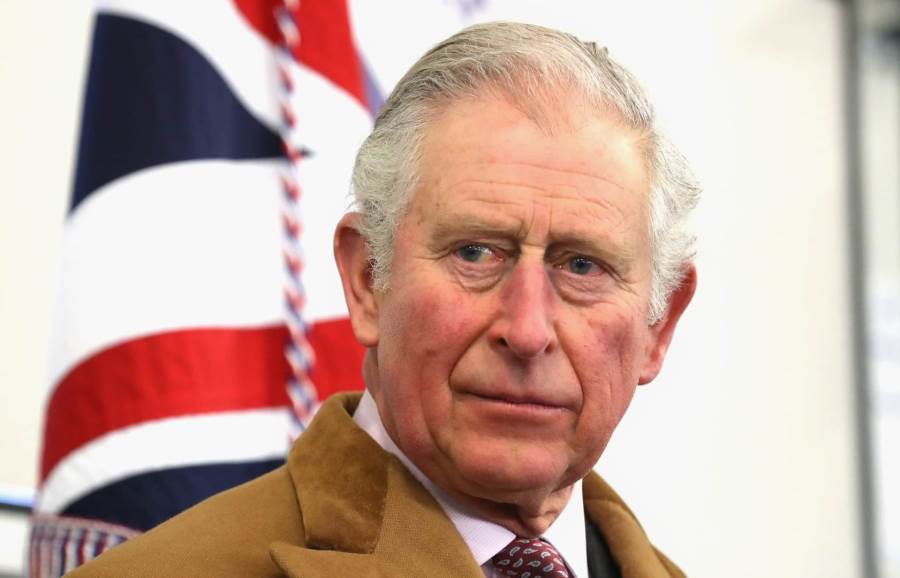 الأمير تشارلز يخطط لطرد هارى وميجان بشكل نهائى من العائلة المالكة