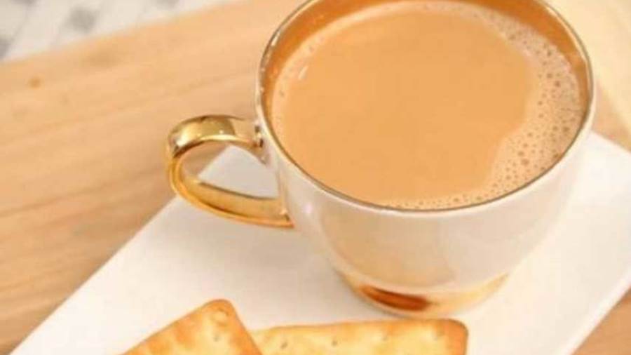 الشاي بالحليب