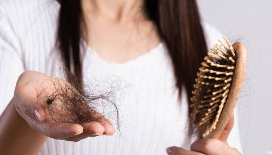 4 أسباب قد تكون معاناتك من تساقط الشعر
