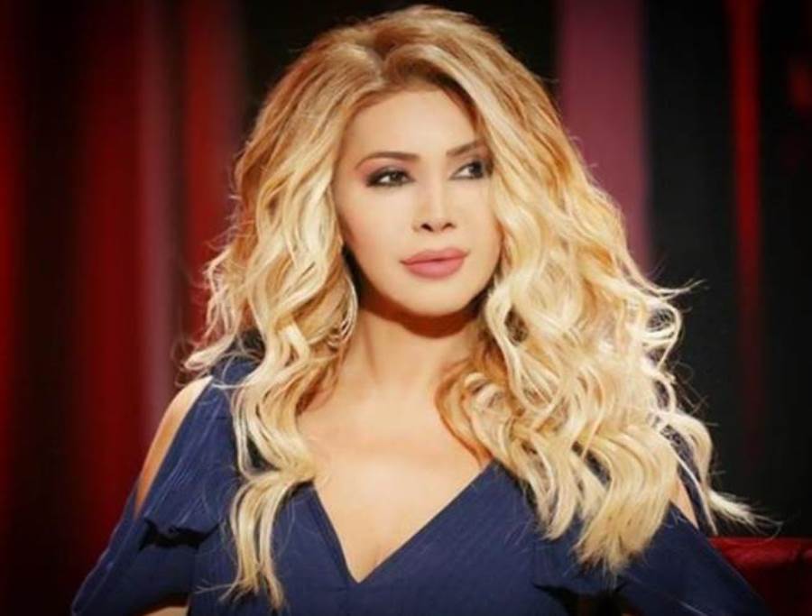 نوال الزغبي تخطف الأنظار بإطلالة صباحية من داخل سيارتها