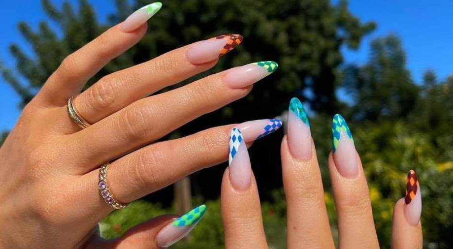 بالصور .. موضة طلاء أظافر 2021