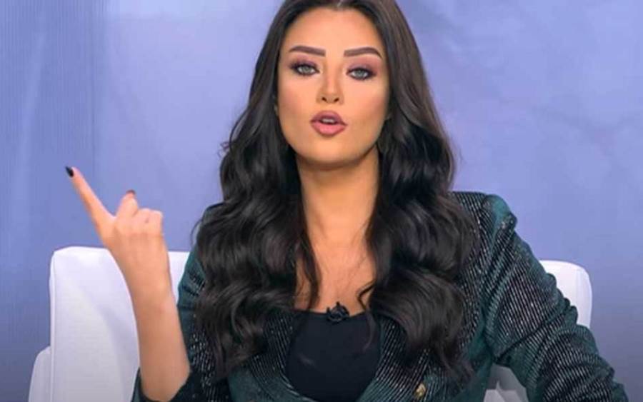 رضوى الشربيني تتألق بإطلالة مليئة بالألوان المبهجة