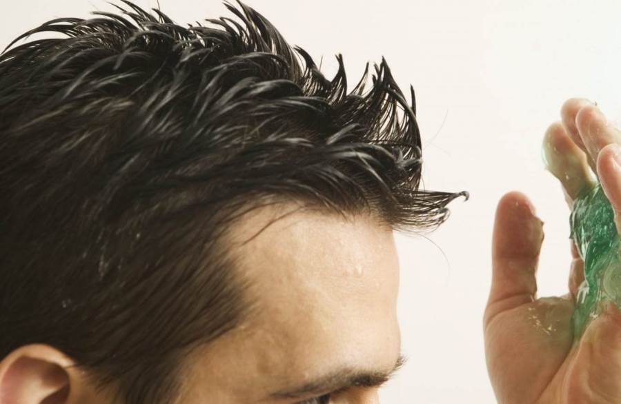 4 أضرار لجل الشعر تسبب تساقطه