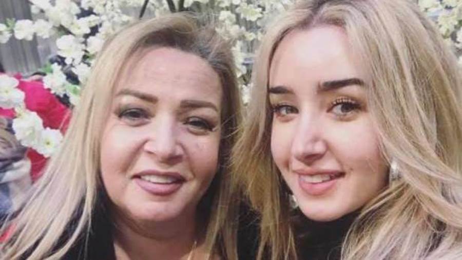 هنا الزاهد ووالدتها