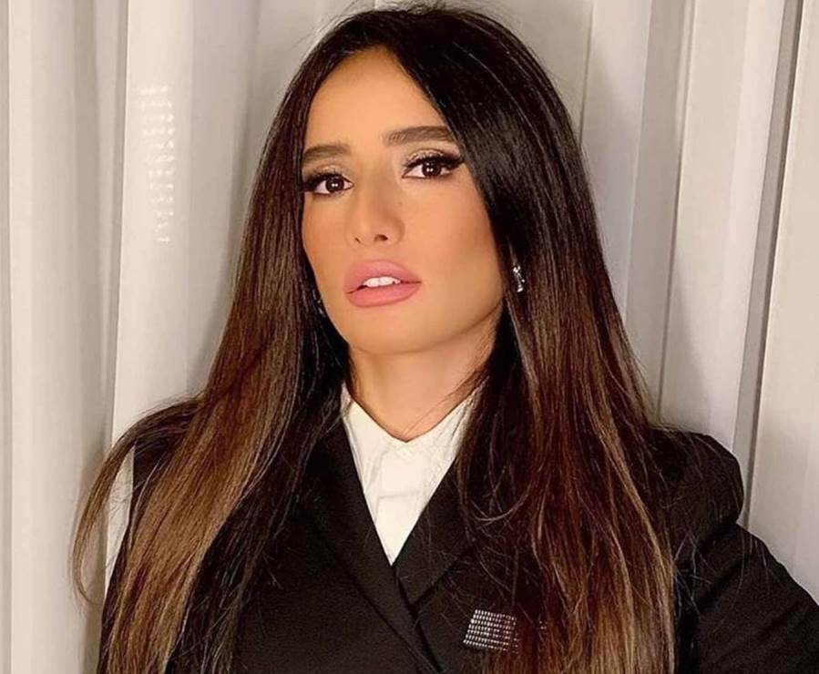 شاهد .. زينة بصورة بالأبيض والاسود:"انا اتخدعت في أقرب الناس ليا"