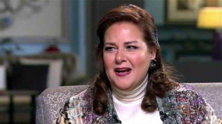 دلال عبدالعزيز