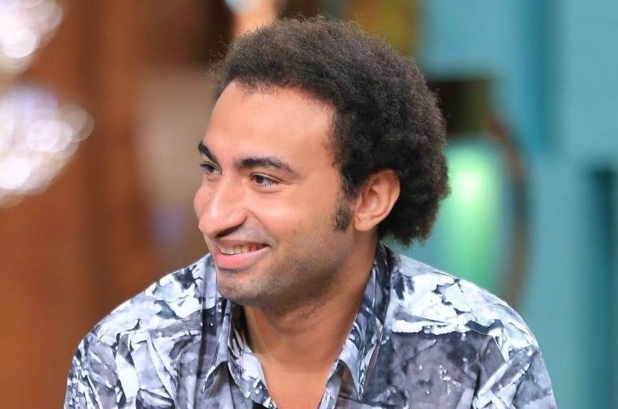  تزامناَ مع وفاة دلال عبد العزيز .. علي ربيع يحتفل بزفافه فى سرية 