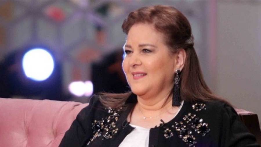 دلال عبدالعزيز