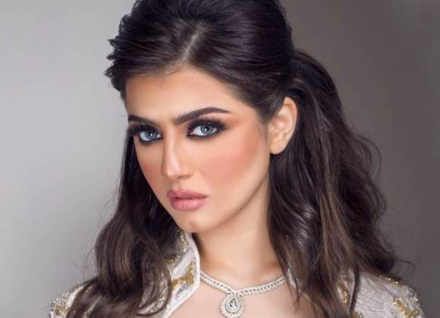 الفنانة السعودية نيرمين محسن تعلن ارتداءها الحجاب