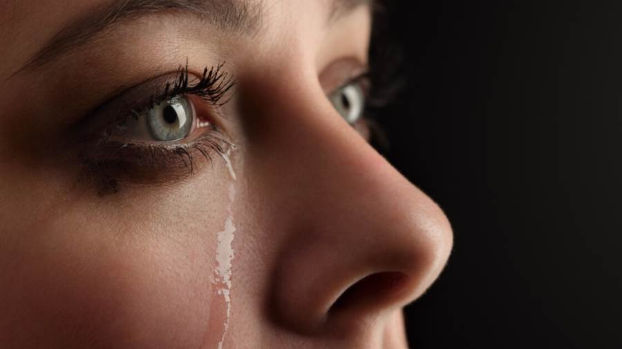 الدموع وفيروس كورونا