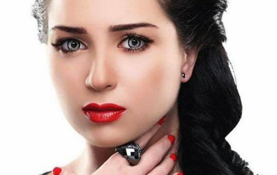 شاهد .. أحدث  ظهور لـ"مي عز الدين" بعد غياب  