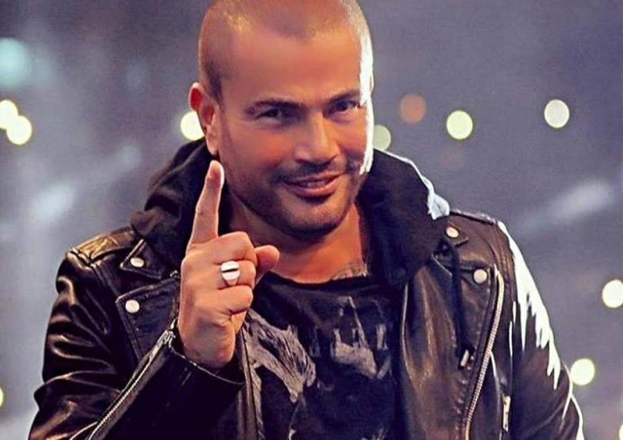 عمرو دياب يُعلن اقتراب إطلاق خط الأزياء الخاص به .. تعرفي على التفاصيل