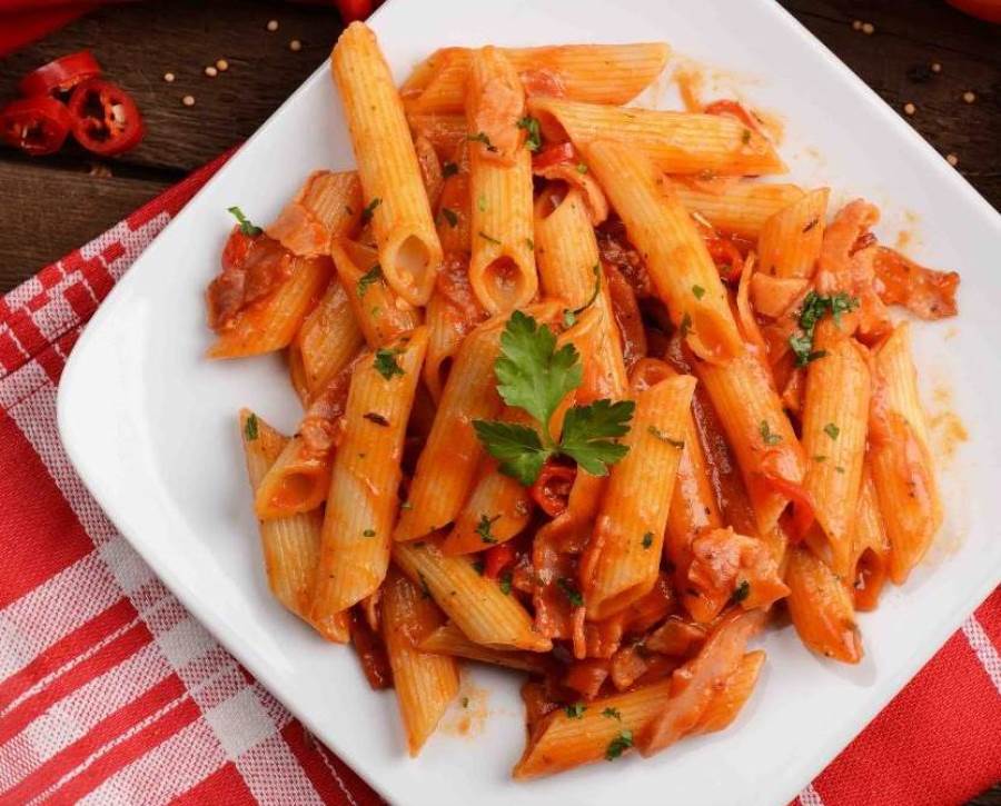 طريقة عمل المكرونة بالسوسيس والمشروم