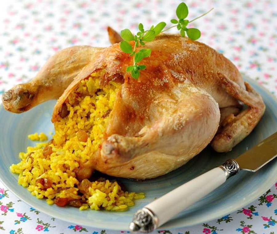 طريقة عمل الدجاج المحشي بالحمص والأرز
