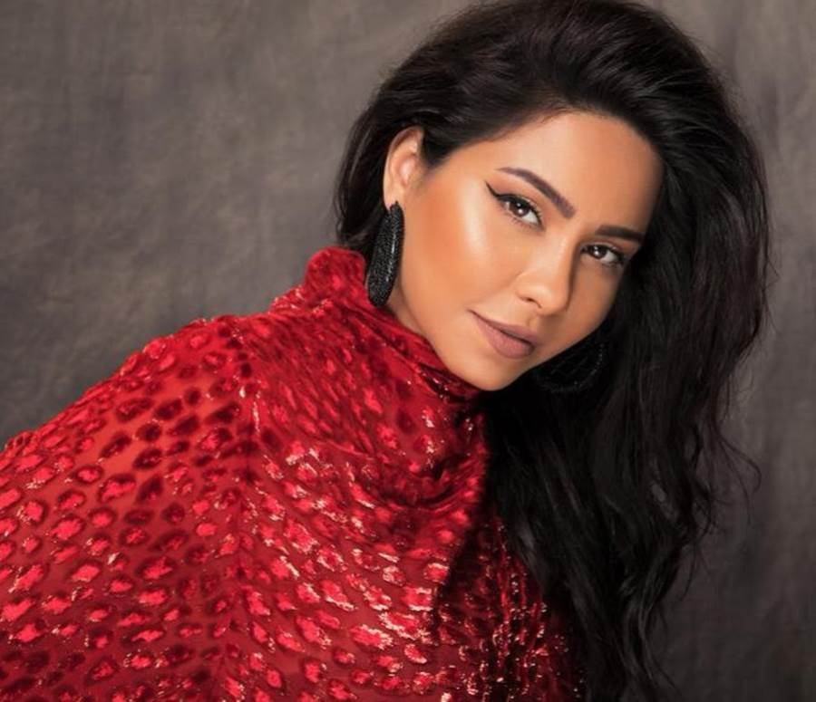 بالفيديو .. شيرين تكشف سنها الحقيقي