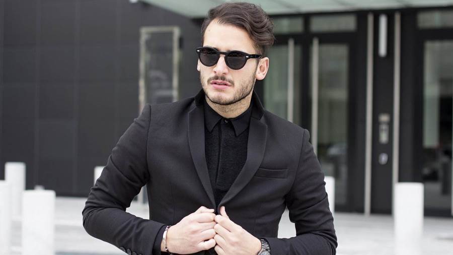 الملابس التي تحبها المرأة على الرجل