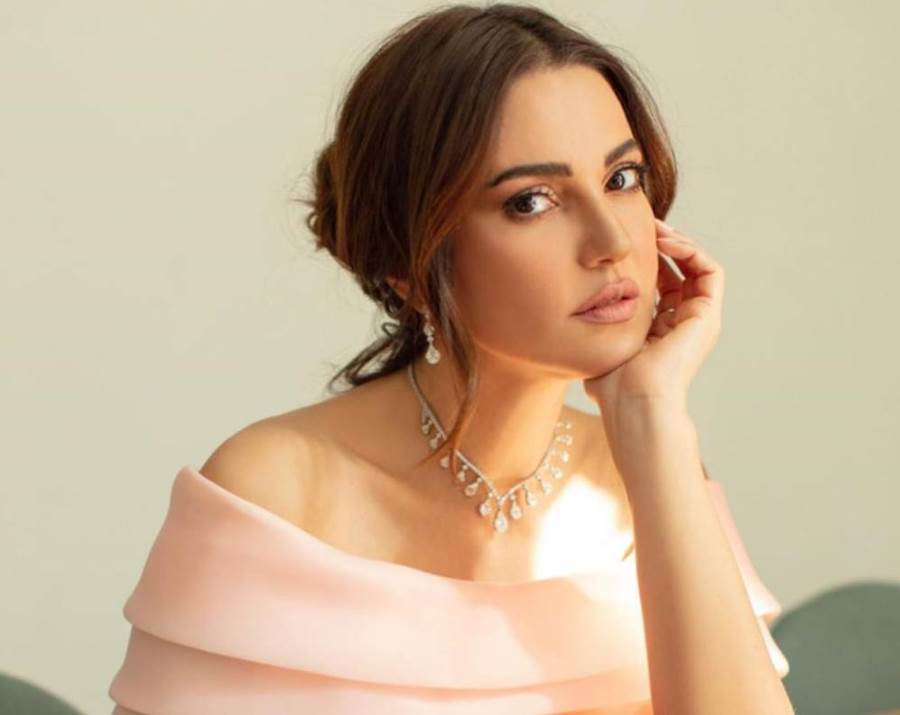 بإطلالة شتوية .. درة تتألق في أحدث ظهور 