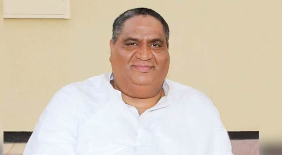 الحكومة تتدخل لعلاج الفنان الكويتي فيصل بوغازي