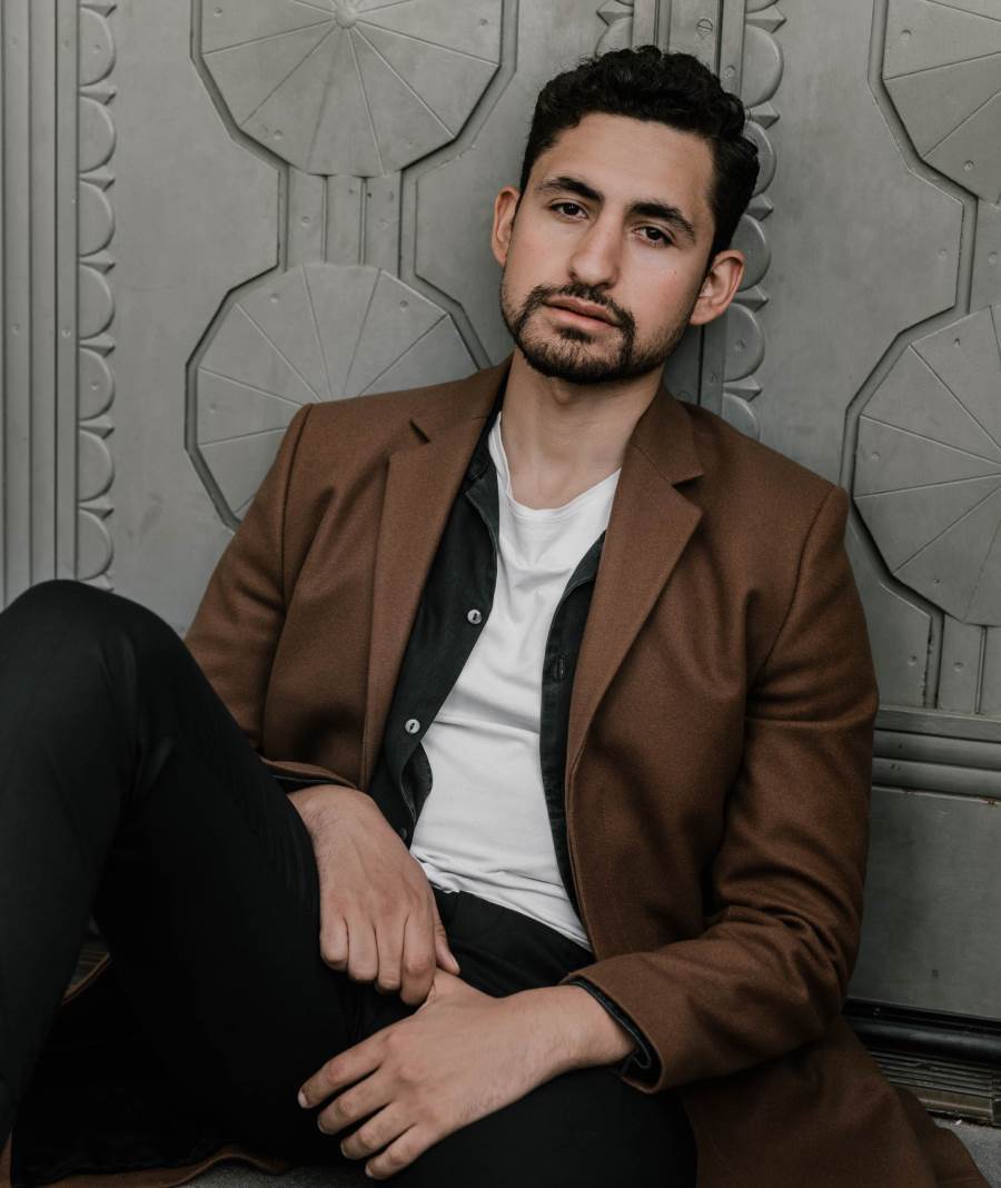 ممثل مصري يفوز بجائزة أفضل ممثل فى حفل جوائز البافتا .. تعرفي عليه