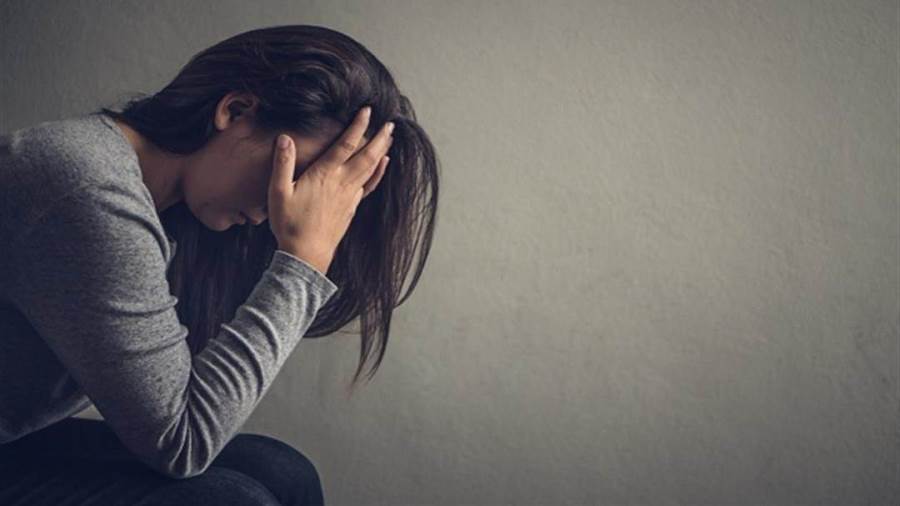 الشخص المجروح عاطفيا