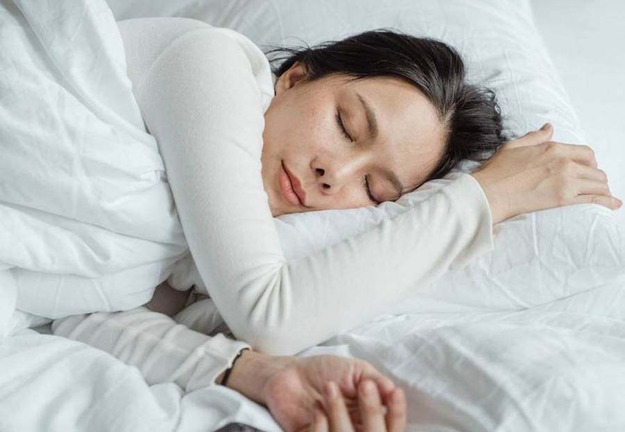 دراسة: التدريب على النوم للبالغين يمنع الاكتئاب