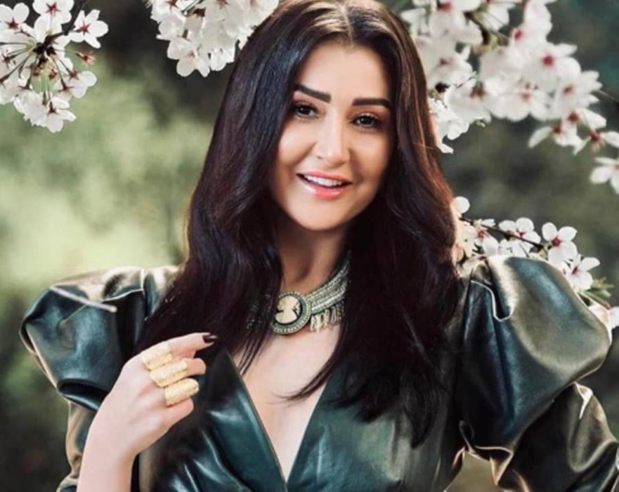 ابنة غادة عبد الرازق تخطف الأنظار بجمالها 
