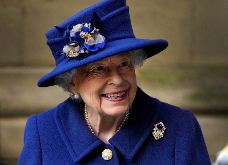  5 قواعد لمقابلة الملكة إليزابيث الثانية .. اعرفيها